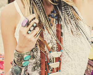 Фото Массивные камни в украшениях